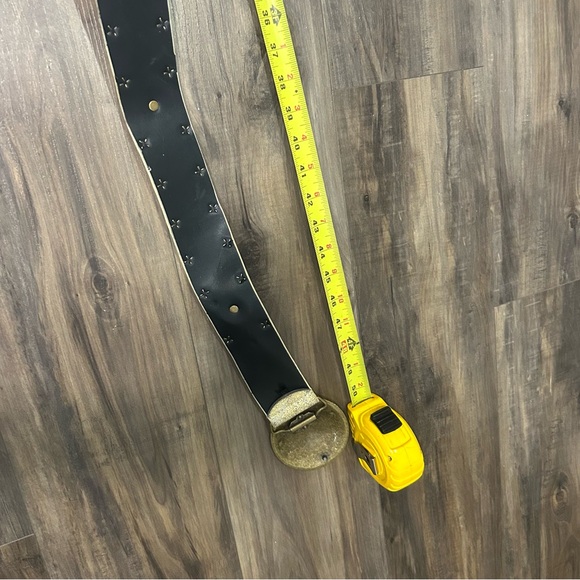 Vintage-Inspired Western Ivory Studded Waist Belt with Decorative Medallion - Picture 5 of 5